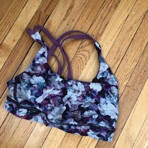 Lululemon sports bra